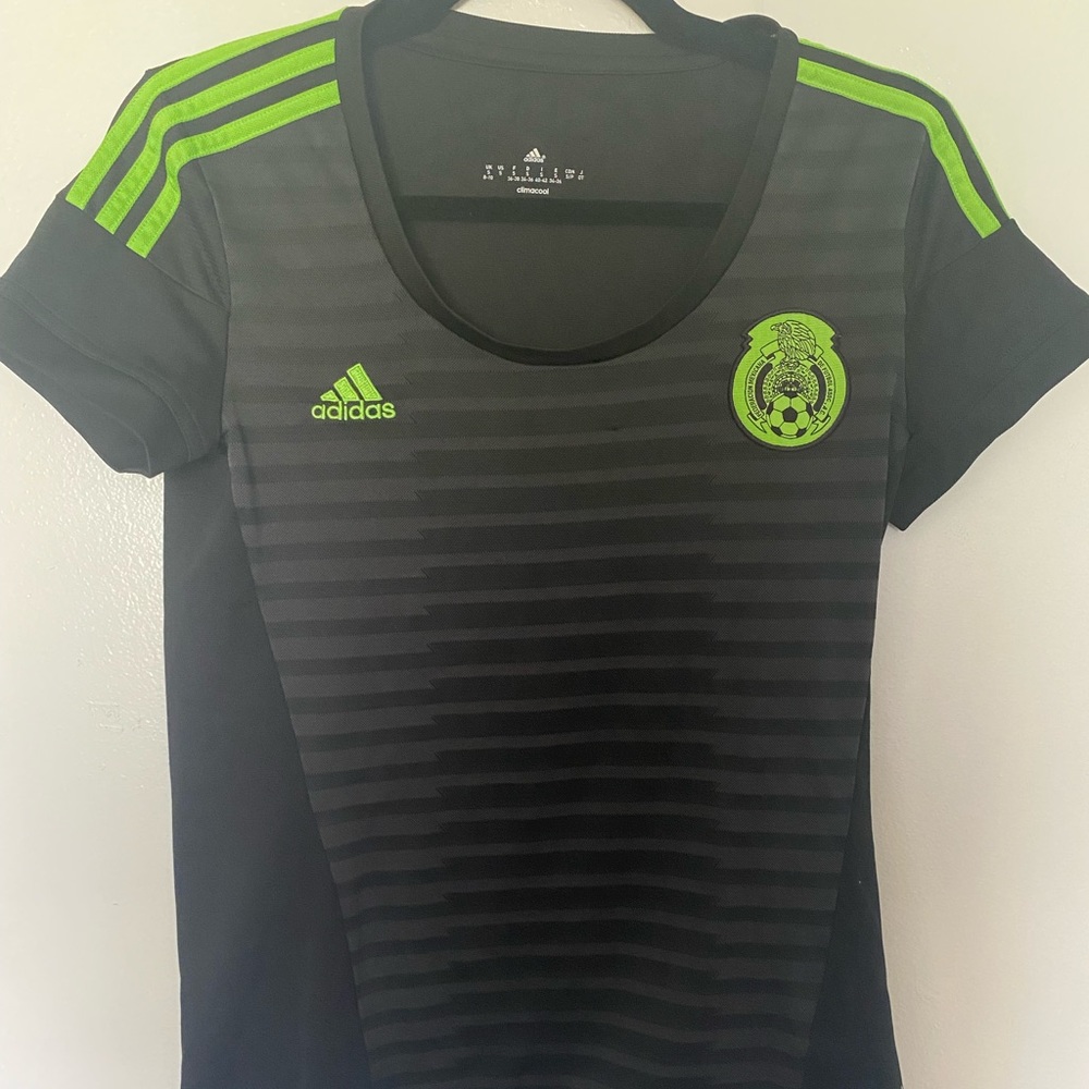 Adidas Women’s Mexico Jersey Small